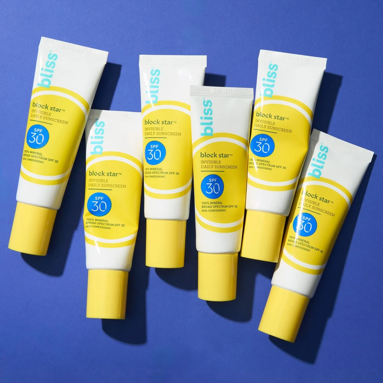 Bliss_BlockStarSheerTintedSPF30DailySunscreen_Lifestyle-ECommerce_JPG.webp