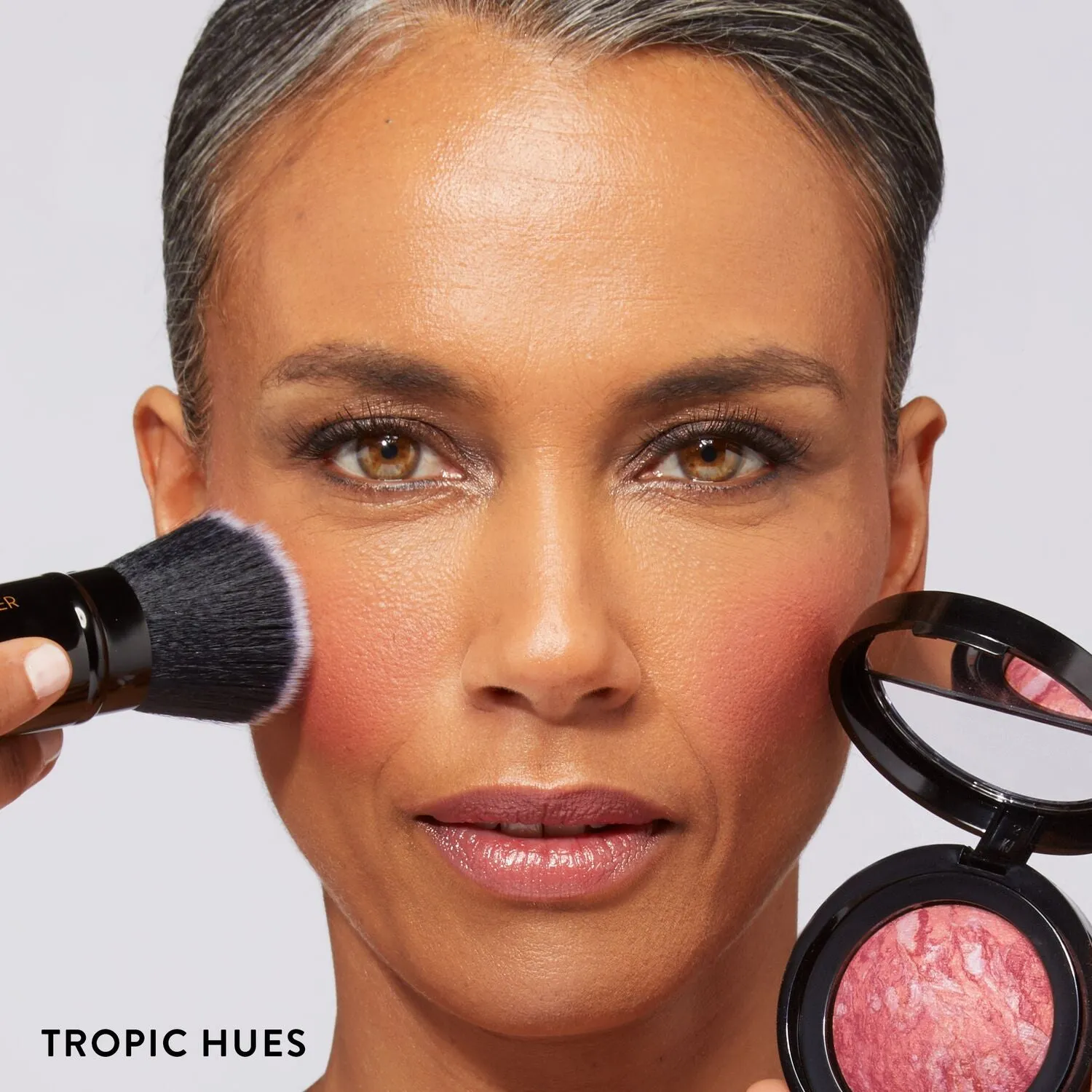 LG-BlushnBrighten-Application-Stephanie-TropicHues-A-ShadeCallout-ECommerce_JPG.webp