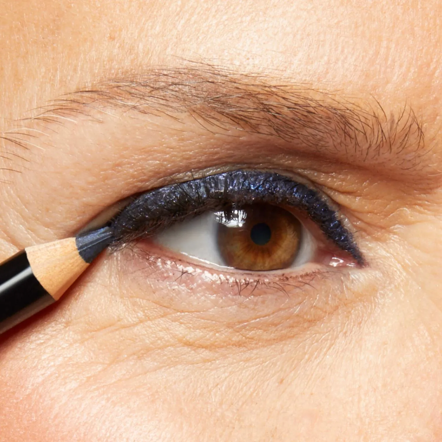 LG-MarbleEyesLiner_ShadowStick_HOWTOUSE_1X-ECommerce_JPG.webp