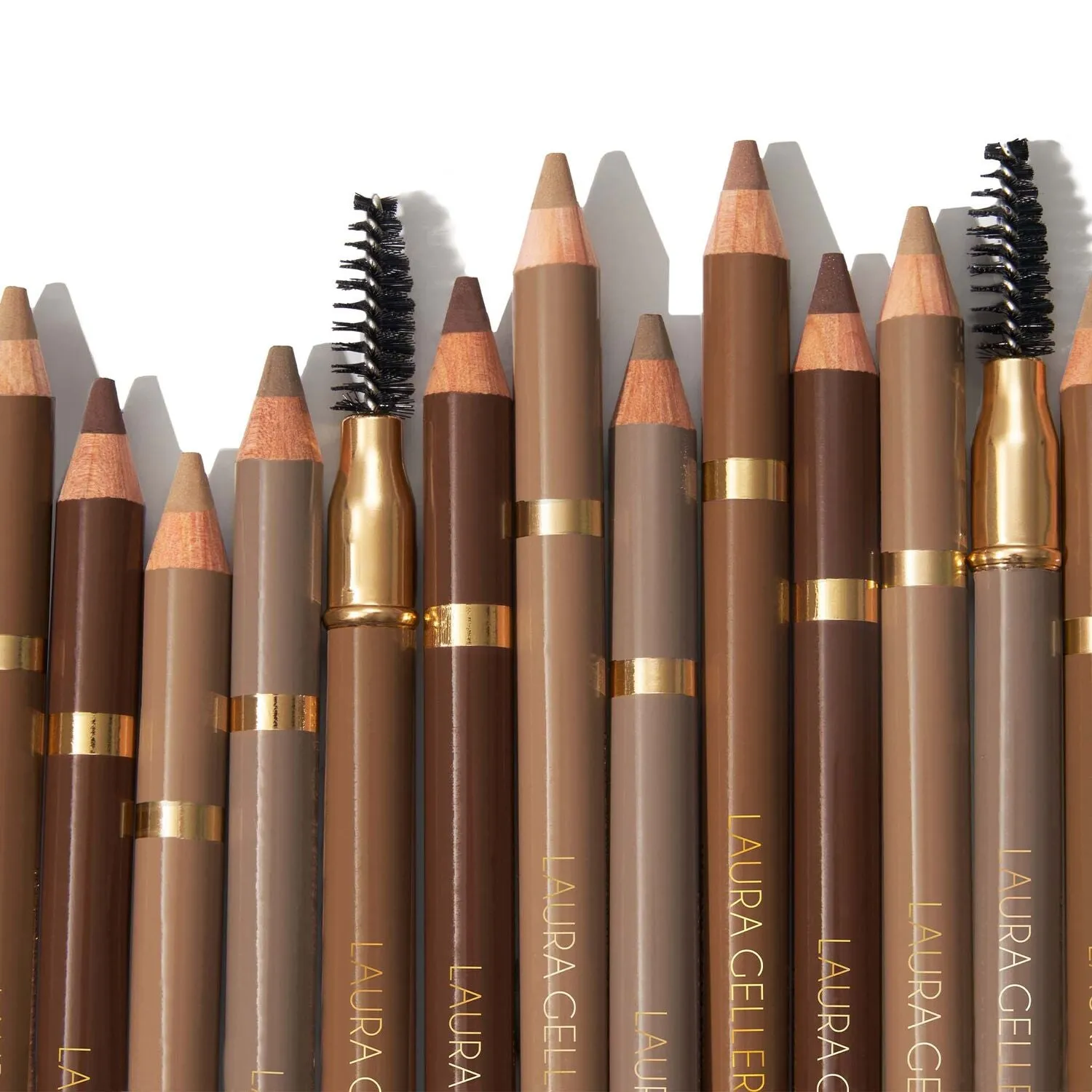 LG_BravoBrowsSoftPencil_Brush_AllShades_Lifestyle2-ECommerce_JPG.webp