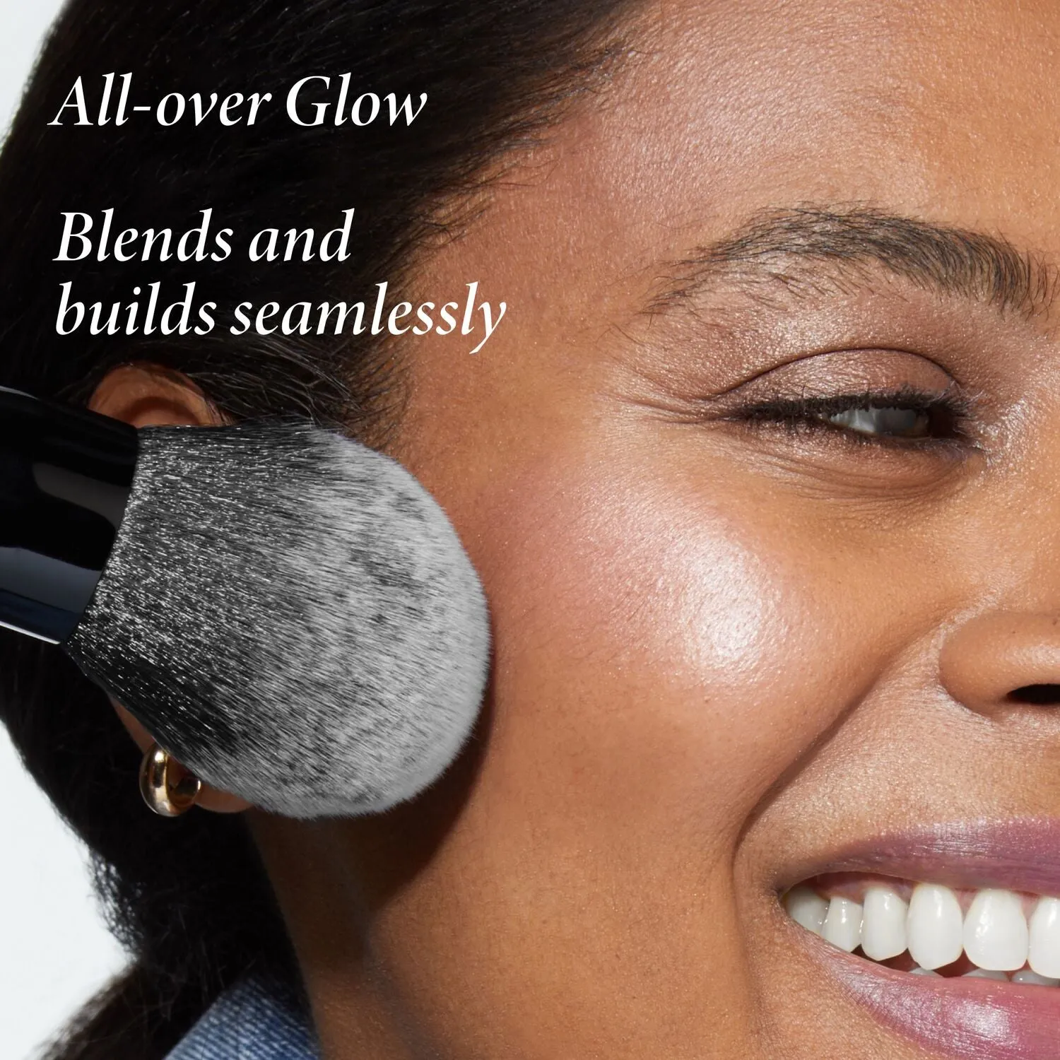 LG_BrushFranchisePDPUPDATE_BronzerBrush_MODELWCOPY-ECommerce_JPG.webp