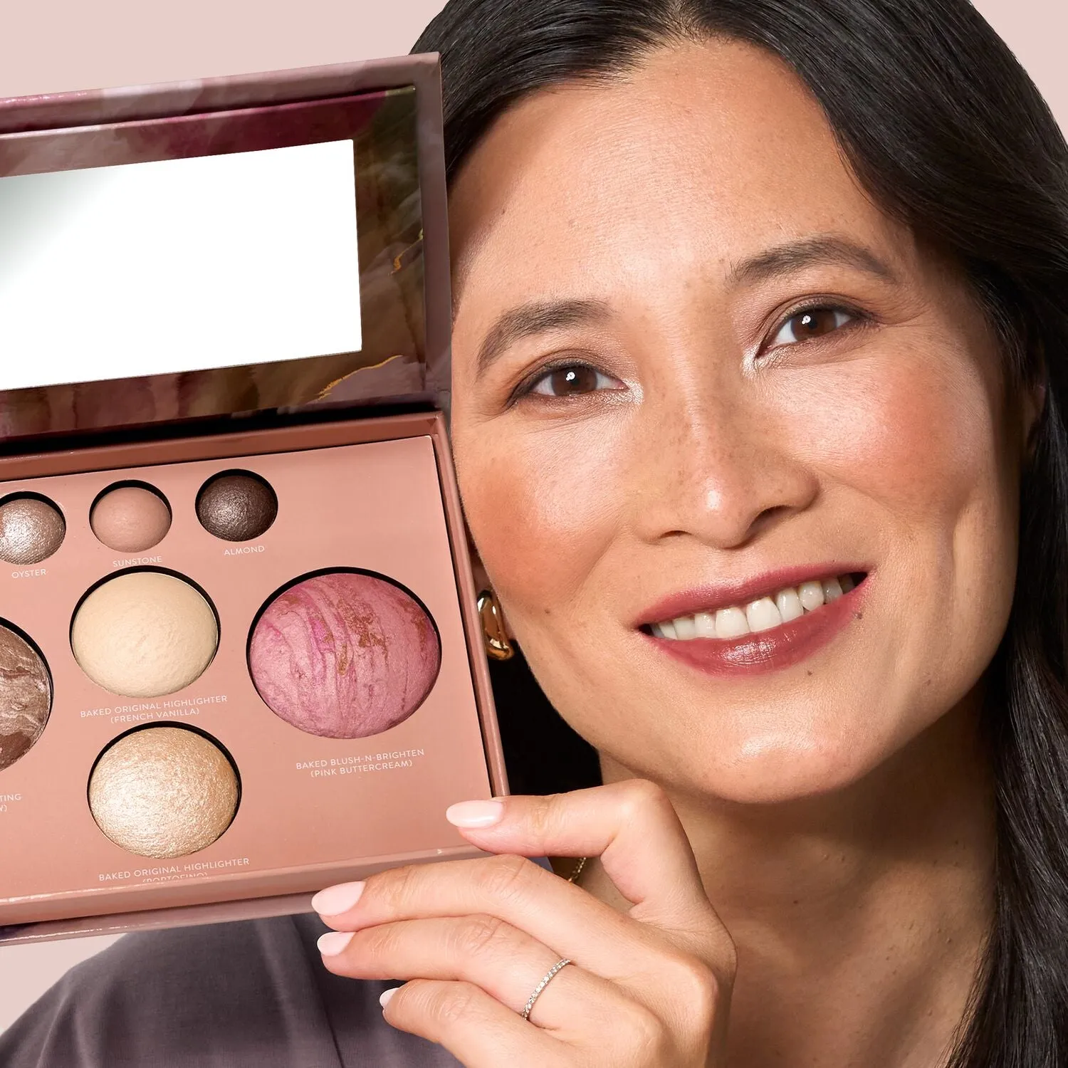 LG_EvergreenBundle_BakedStarterKit3PCBundle_Model_Lifestyle1-ECommerce_JPG.webp