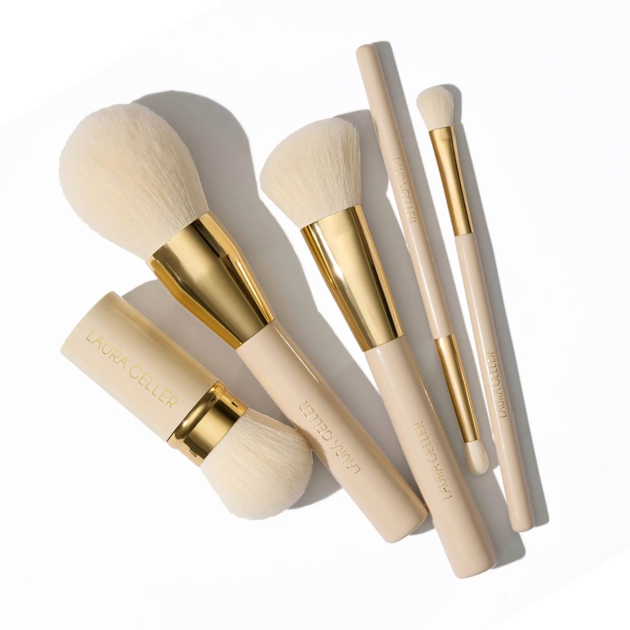 LG_Holiday2024_5PCFullFaceBrushSet_Lifestyle1_0ba2b095-7e63-4841-b80e-da9dcf44c2c5.webp
