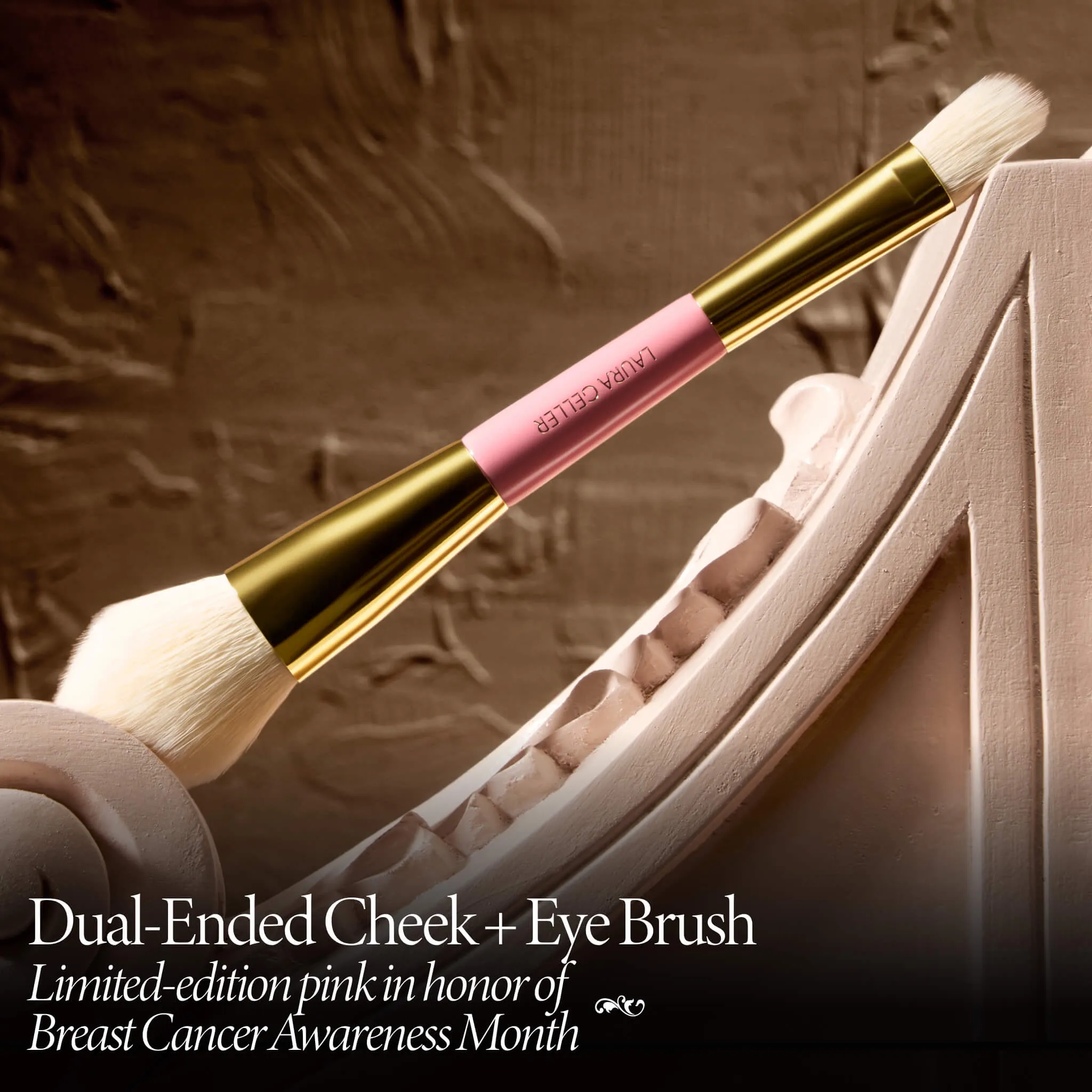 LG_Holiday2024_Dual-EndedCheek_EyeshadowBrush_BreastCancerAwareness_24_PDP_Lifestyle1.webp