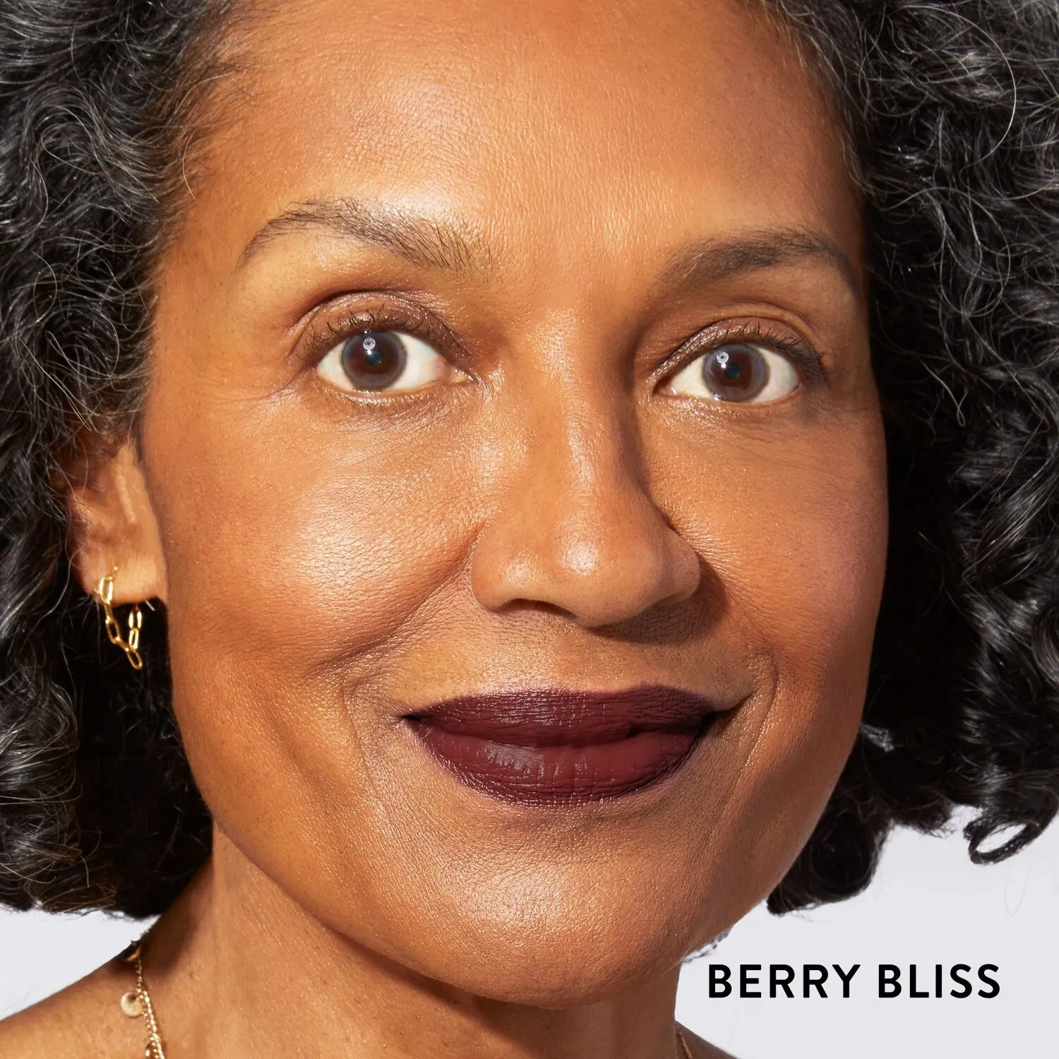 LG_ModernClassicCreamLipstick_BerryBliss_Model-ECommerce_JPG.webp
