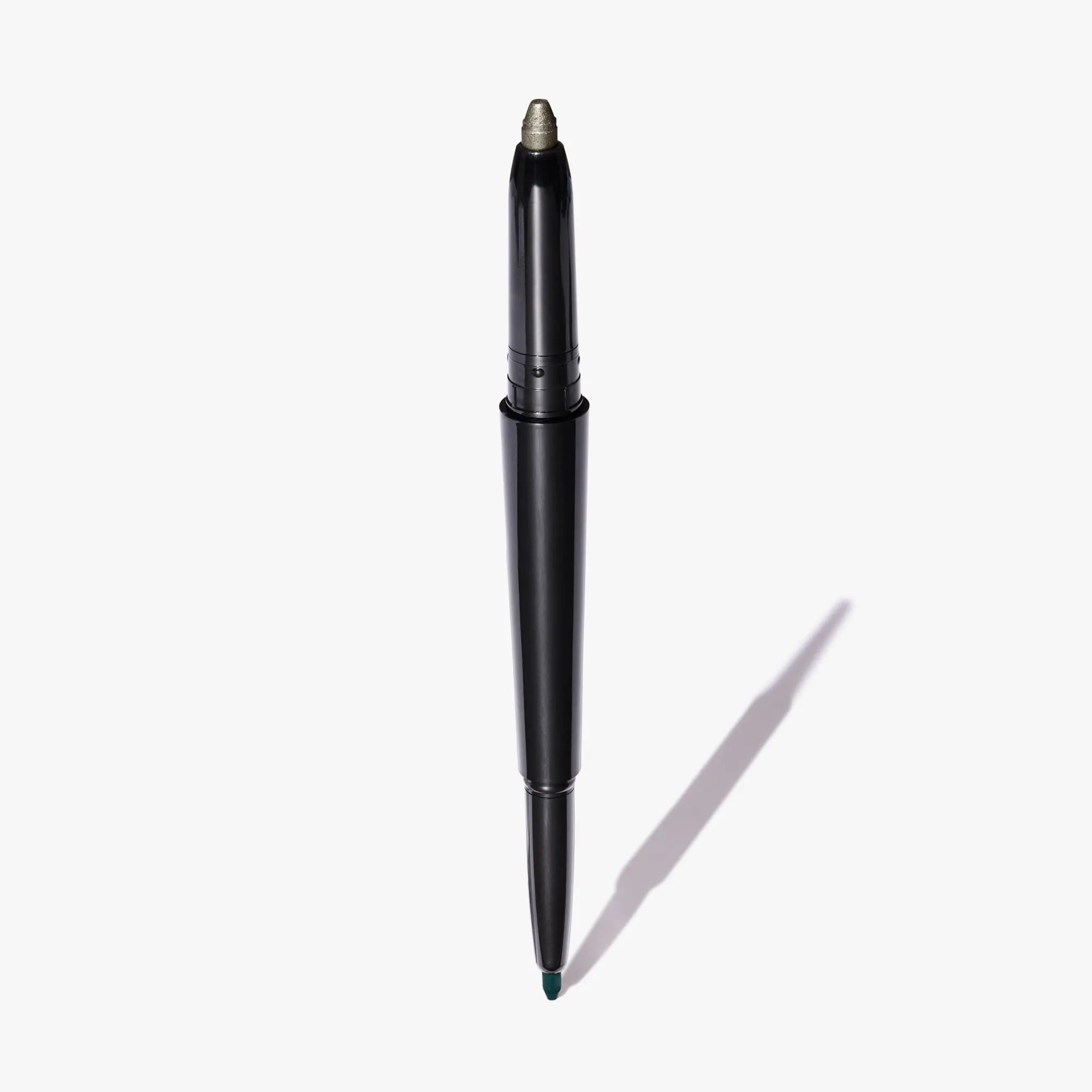 LG_Swipe-n-Line_Shade_Extention_2025_PDP_Soldier-Ecomm_Dramatic.webp