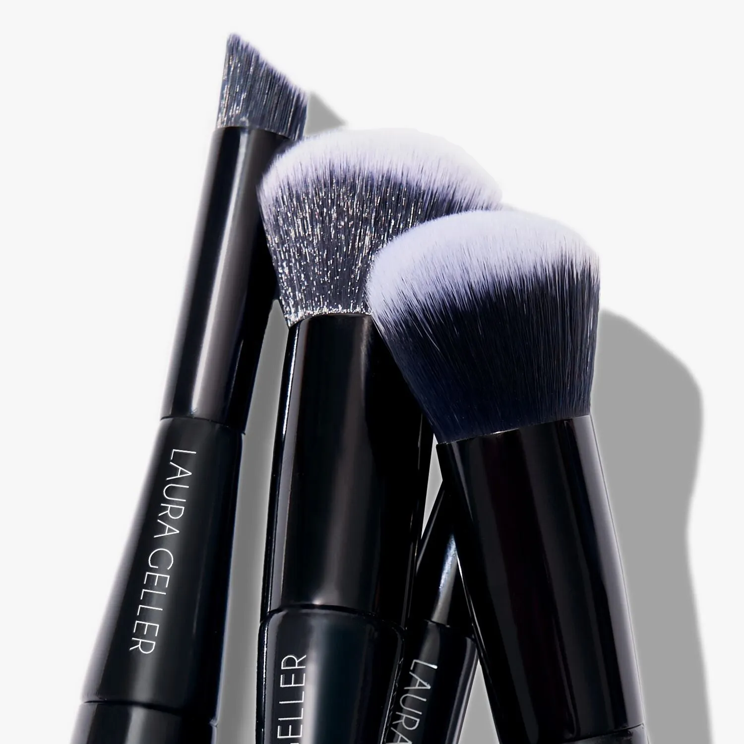 LauraGeller_Dual-EndedFoundation_ConcealerBrush_Macro-ECommerce_JPG.webp